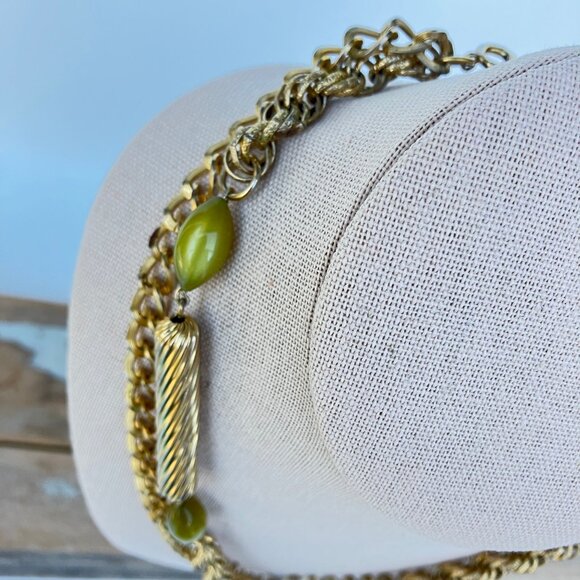 Sarah Coventry Green Lucite Double Link Strand Moon Glow Drop Necklace - Picture 8 of 16